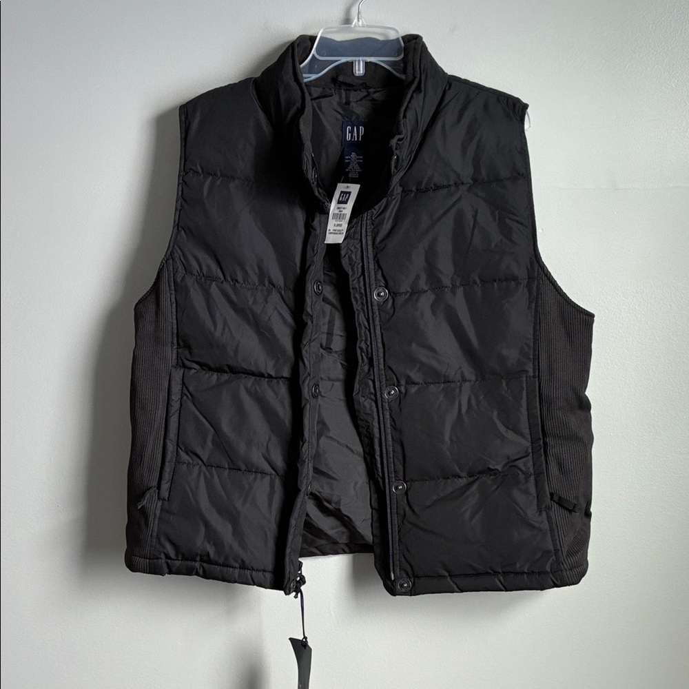 GAP Women's Black Puffer Vest